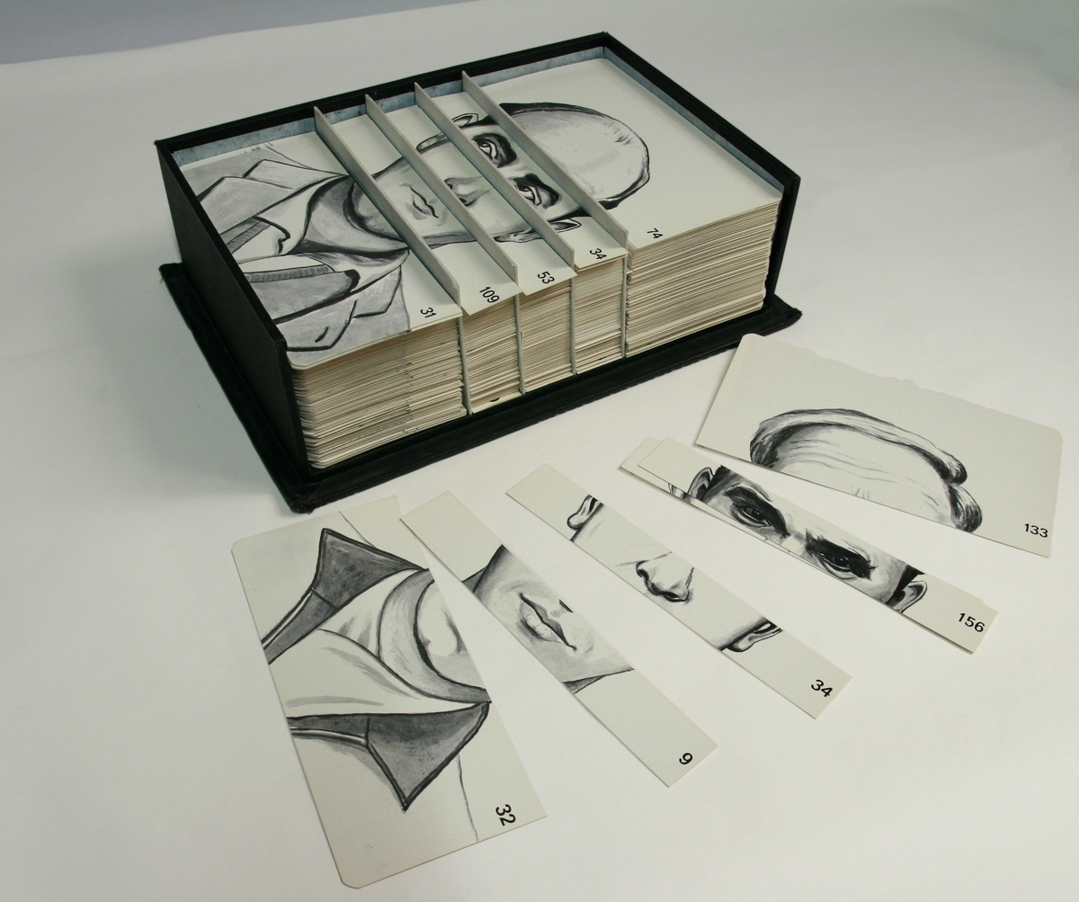 Pappboks med 200 tegnede portretter av menn. Hvert portrett er delt i fem deler, så portrettene kan settes sammen og varieres i det uendelige.