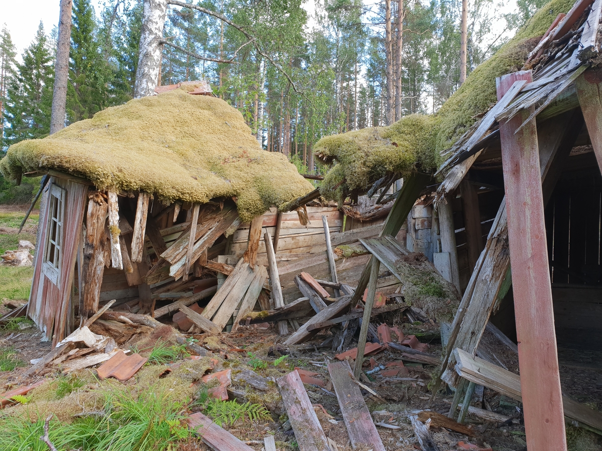 Nedlagd fäbodvall, hus som rasat, Skvasselbo fäbodar, Gustafs, Säter, 2018.