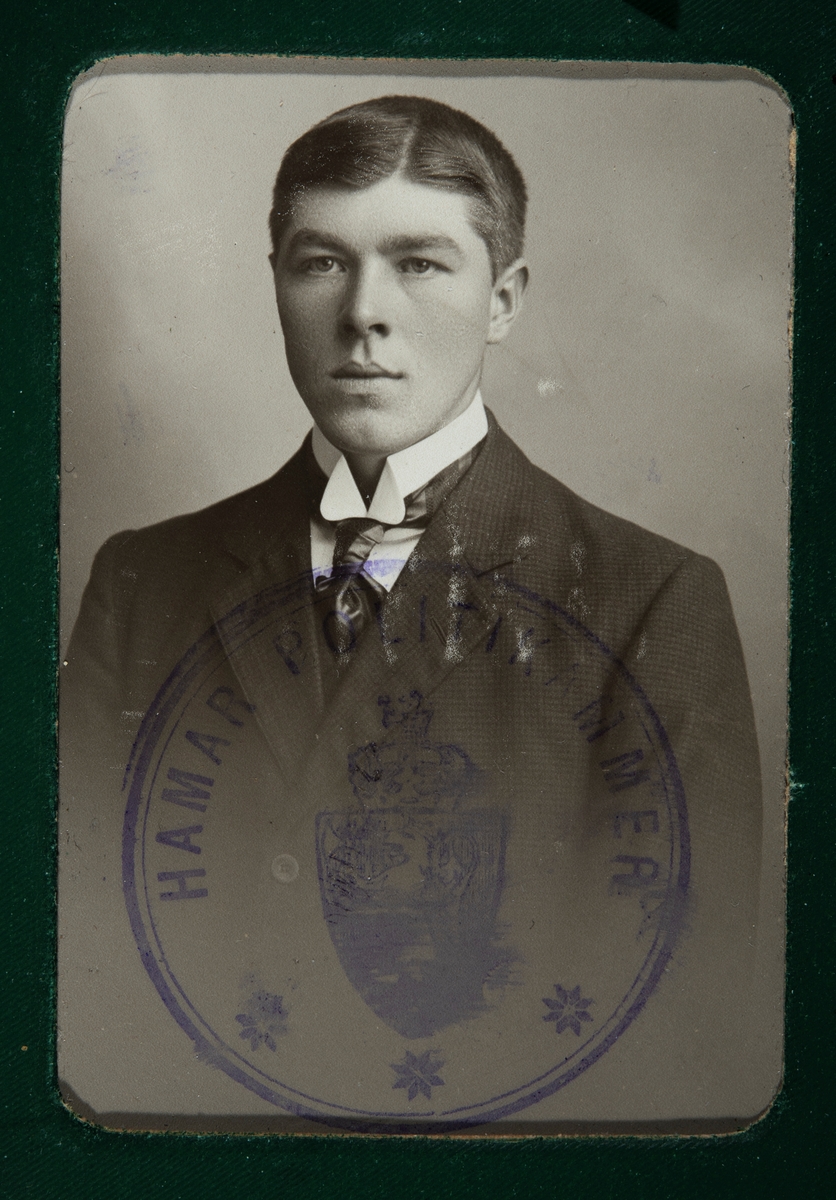 Sertifikat nr. 666. August Hjalmar Antonsen f. 31.05.1887- 18.07.1960. Brenneriarbeider på Atlungstad.