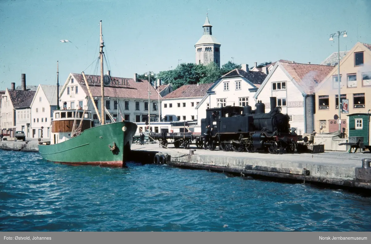 Damplokomotiv type 20b nr. 173 i skiftetjeneste på bryggen i Stavanger.