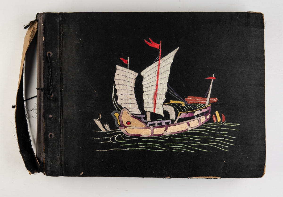 Album med fotografier fra virksomheten til The Shanghai Tug & Lighter Company. Inneholder bl.a. en billedoversikt over The Shanghai Tug & Lighter Company's flåte i 1924, samt billedserier av skip i nødsituasjoner og under berging. Blant skipene er 'Hervar', 'Solvær', 'Antarctic', 'Beldagny', og 'Valuta'
