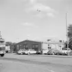 Norra området av stadsdelen Vasastaden i Linköping fick från 1900-talets mitt uteslutande bebyggelse av industriell eller affärsmässig prägel. Den hårt trafikerade Industrigatan gjorde bostadsbebyggelse mindre lämplig. Gatan tjänade därutom som del av Europaväg 4 från 1950-talets mitt till 1977. Bilden visar miljön vid den parallella Slöjdgatan.