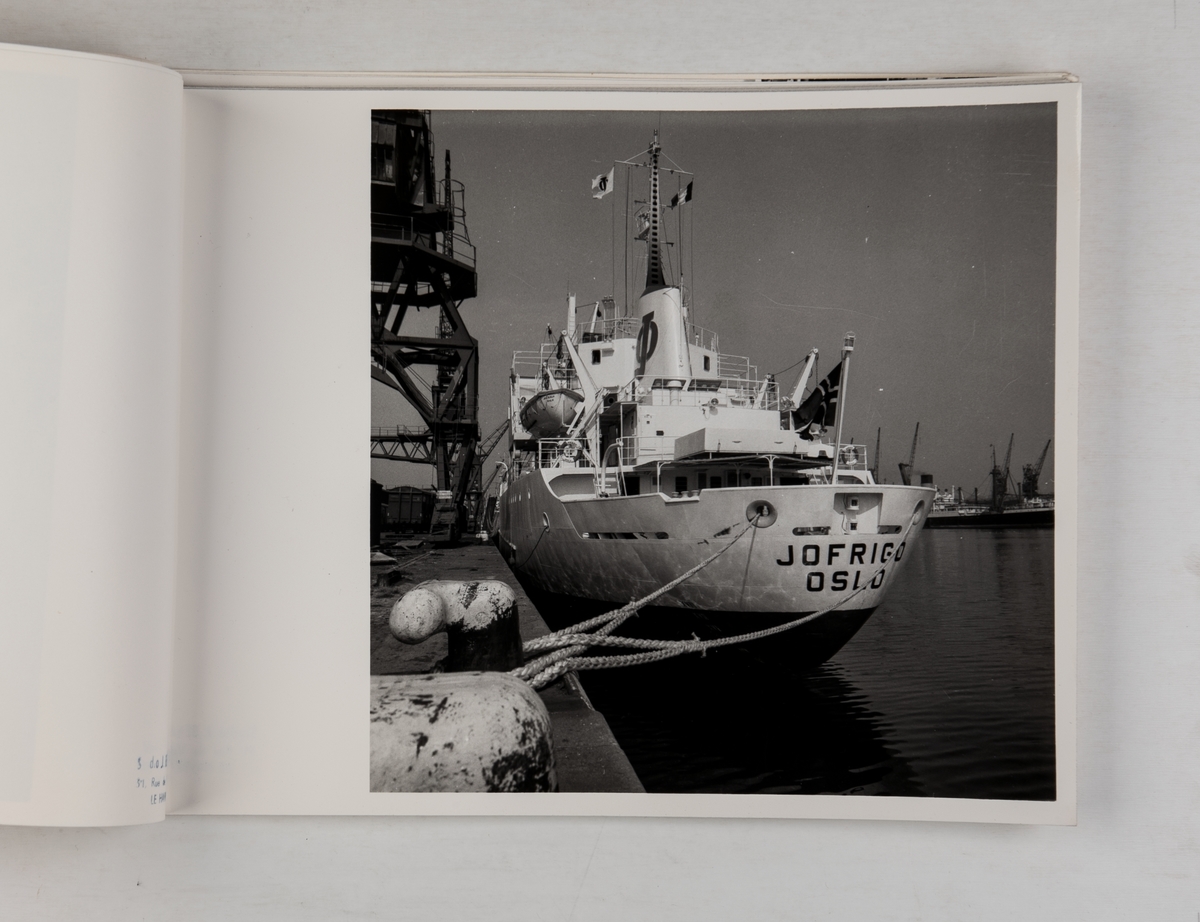 Album med fotografier av M/S 'Jofrigo'.