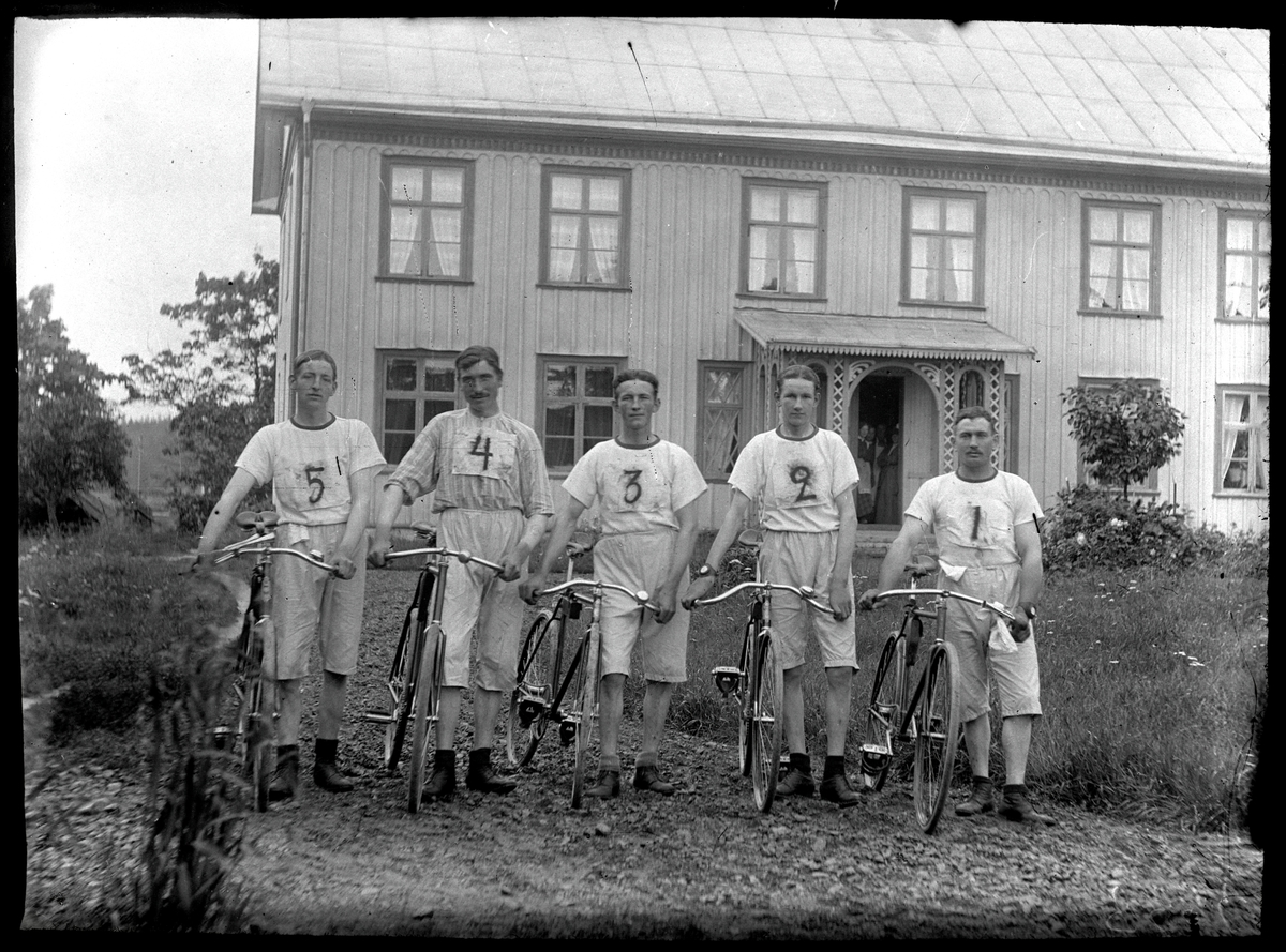 Cyklister