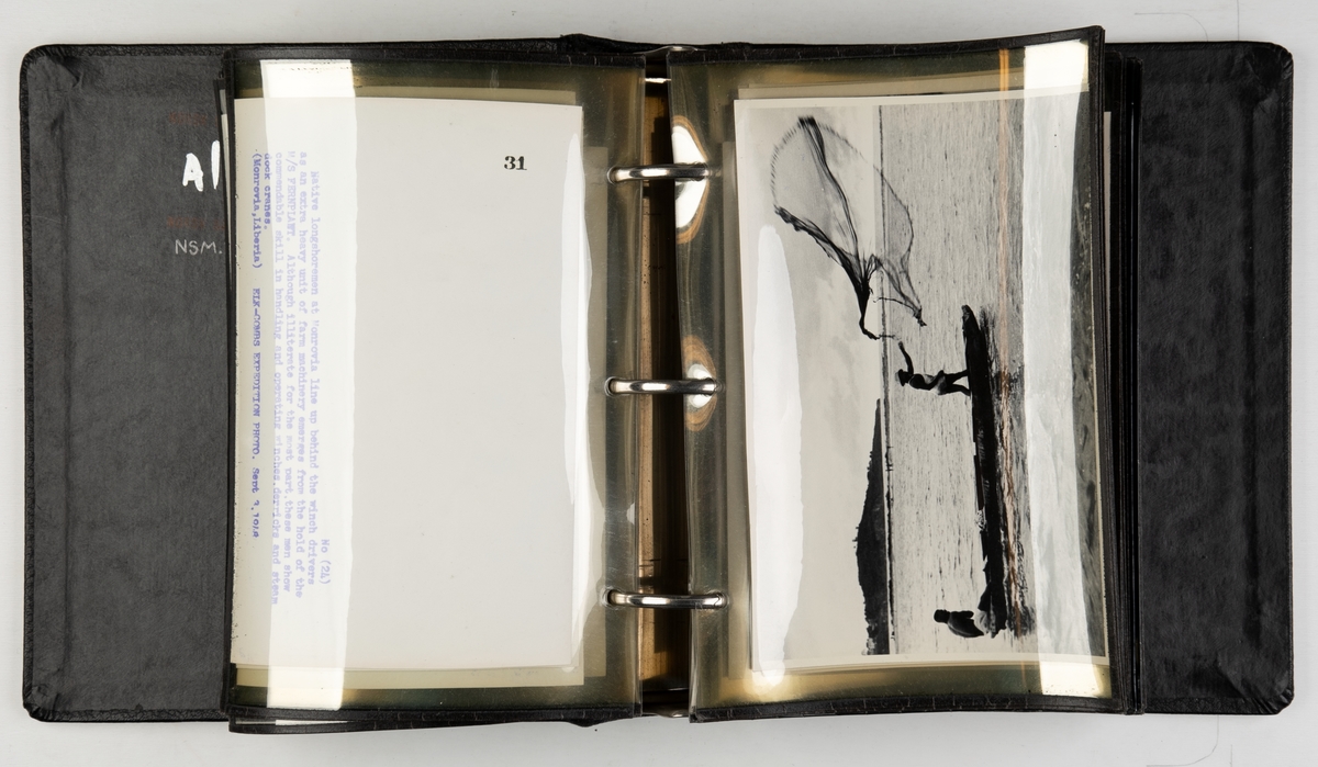 Album med fotografier av M/S 'Fernplant' (b.1939) i Lagos, Nigeria i 1948.