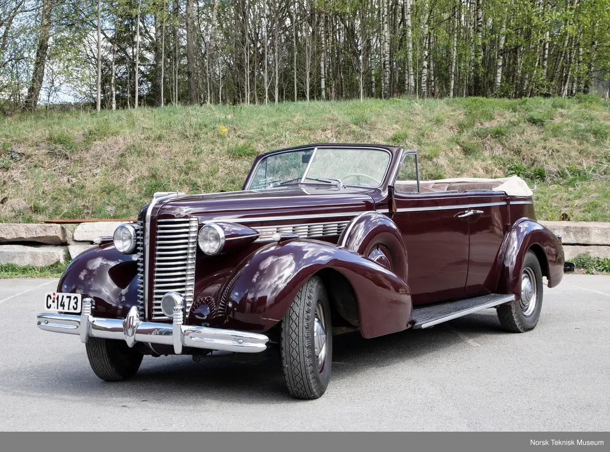 Serie 80. 8 sylindret rekkemotor. Four Door Sport Phaeton Karosseri. (642 bygget). 
Volum: 5,2 liter  Ytelse: 106 hk
Toppfart: 140 km/t
