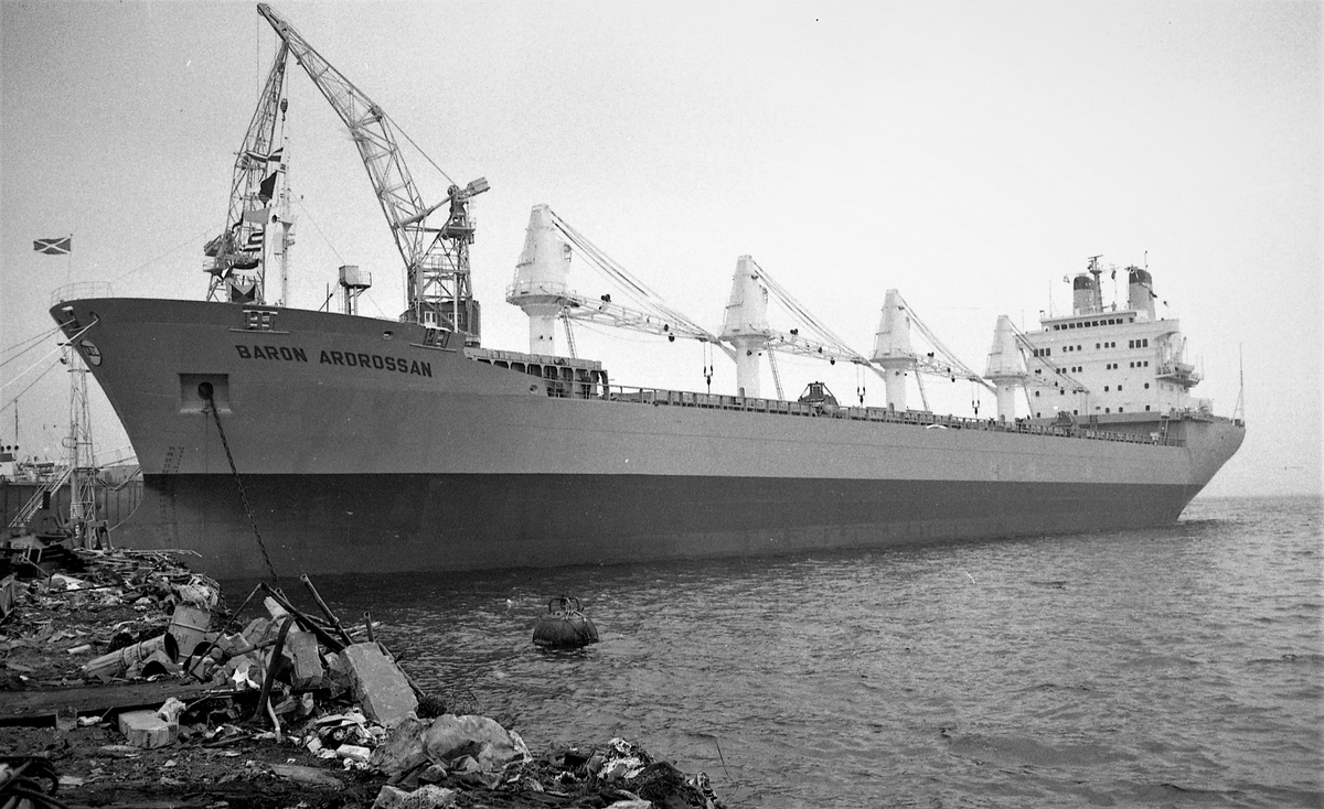 Stabelavløpning. M/S "Baron Ardrossan" Fra dåpen og feiringen etterpå. Bestilt av H.M.V.