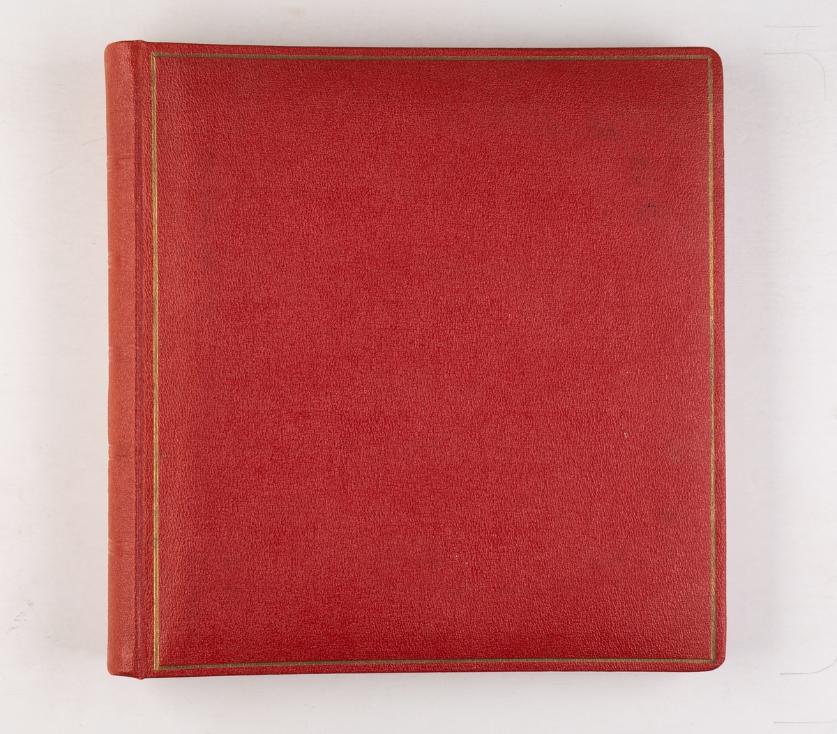 Fotoalbum etter Kjell Bøe. Inneholder blant annet bilder av skøyten 'Godbonden' (b.1954)