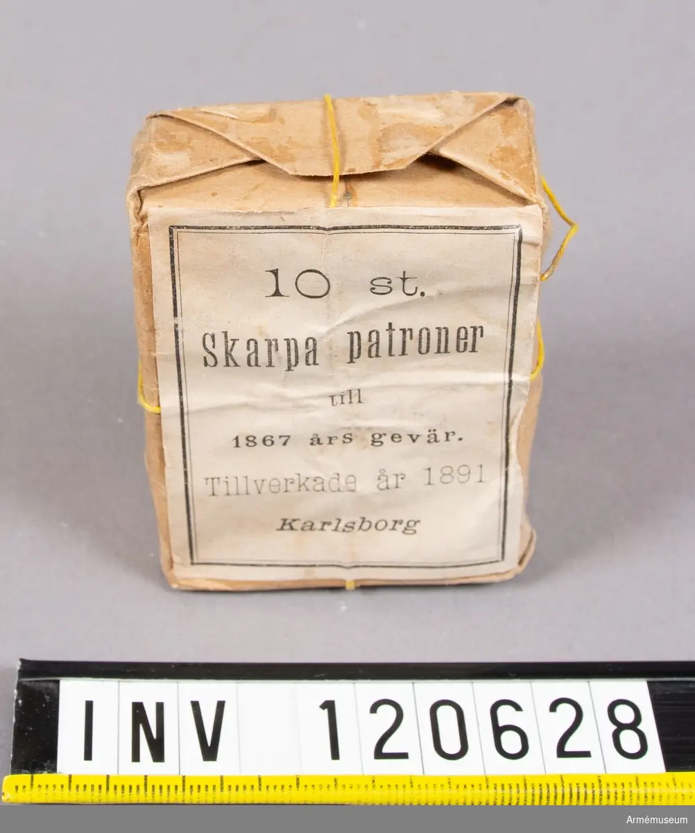 10 st skarpa patroner till gevär m/1867 i oöppnat paket.