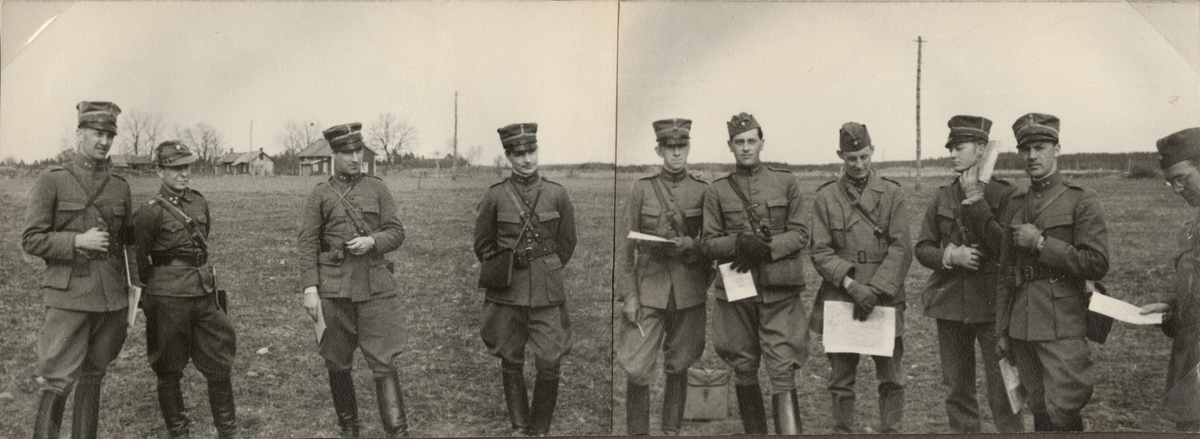 Text i fotoalbum: "AIHS fältövningar i Norrtälje 26-30 april 1938."