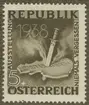 Frimärke ur Gösta Bodmans filatelistiska motivsamling, påbörjad 1950.
Frimärke från Österrike, 1946. Motiv av karta över Österrike genomborrad av en dolk. 