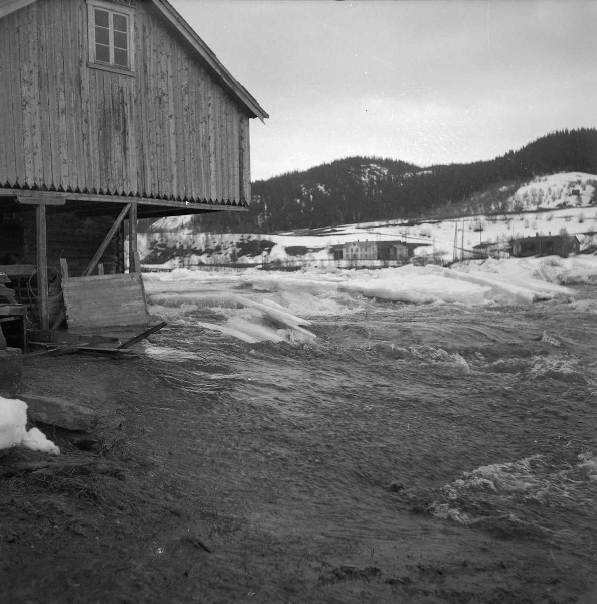 Flom og isgang ved Rolset i Selbu (kopi)