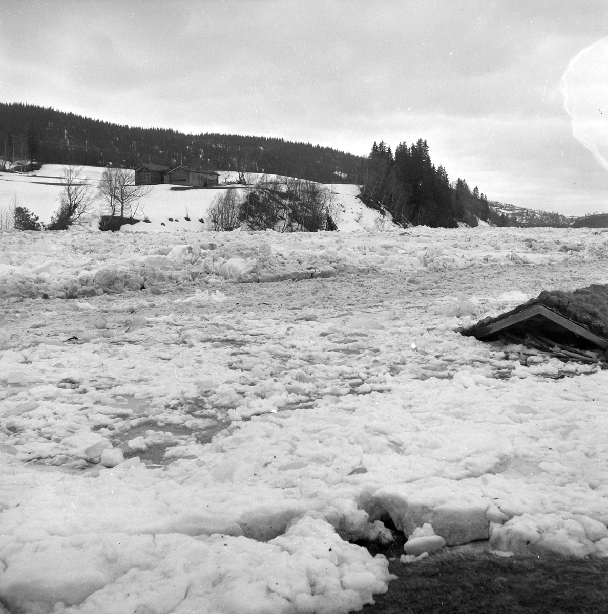 Flom og isgang ved Rolset i Selbu (kopi)