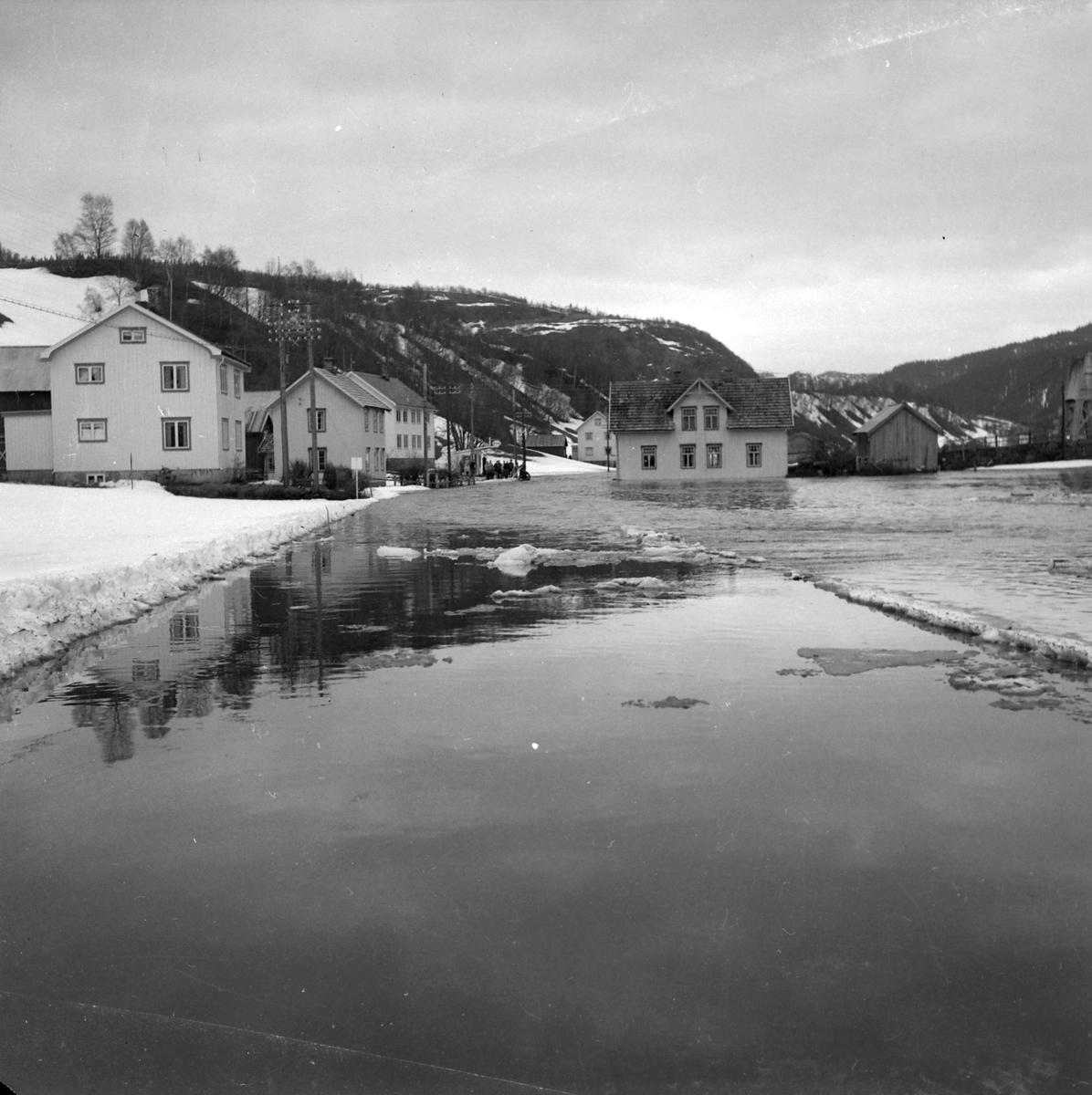 Flom og isgang ved Rolset i Selbu (kopi)