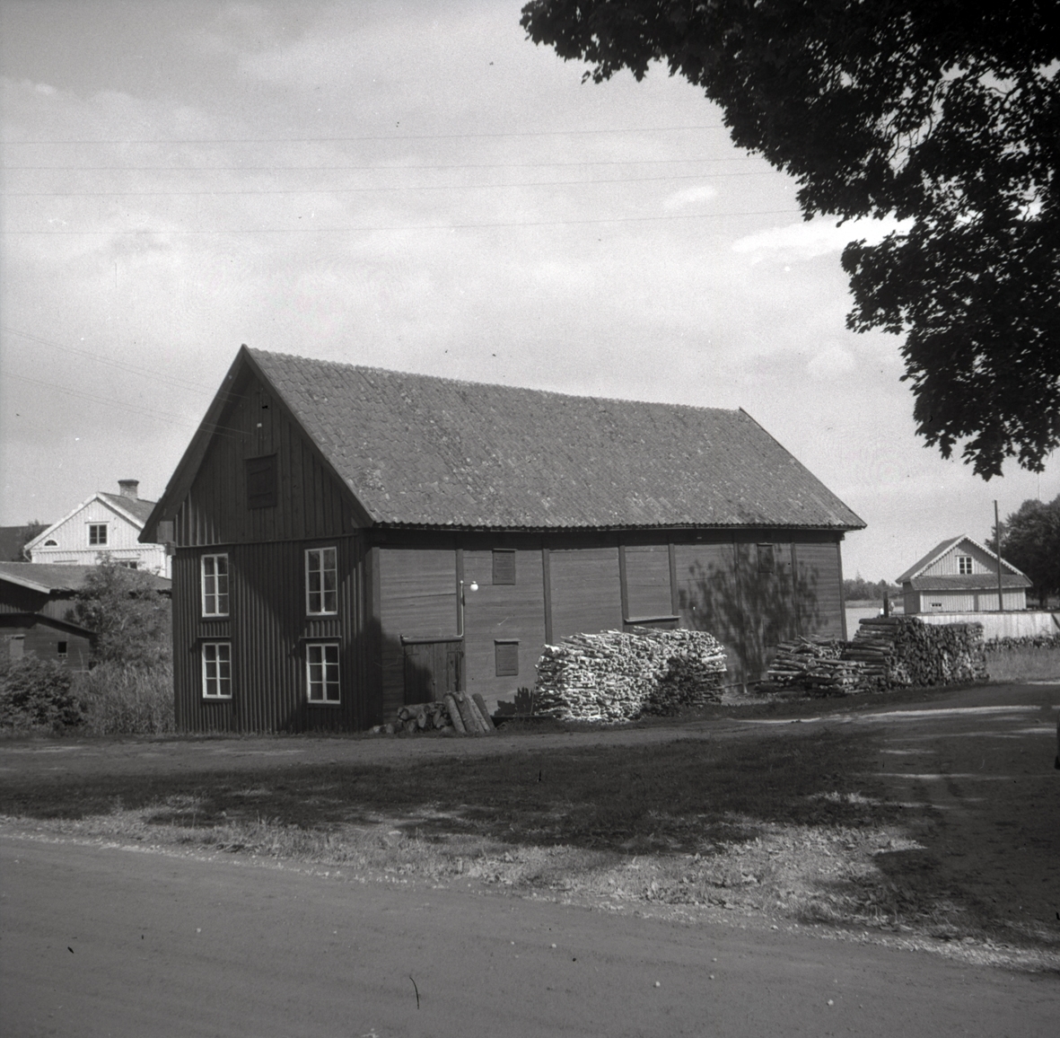 Misterhultsboden i Figeholm, med liggande panel och brygga.