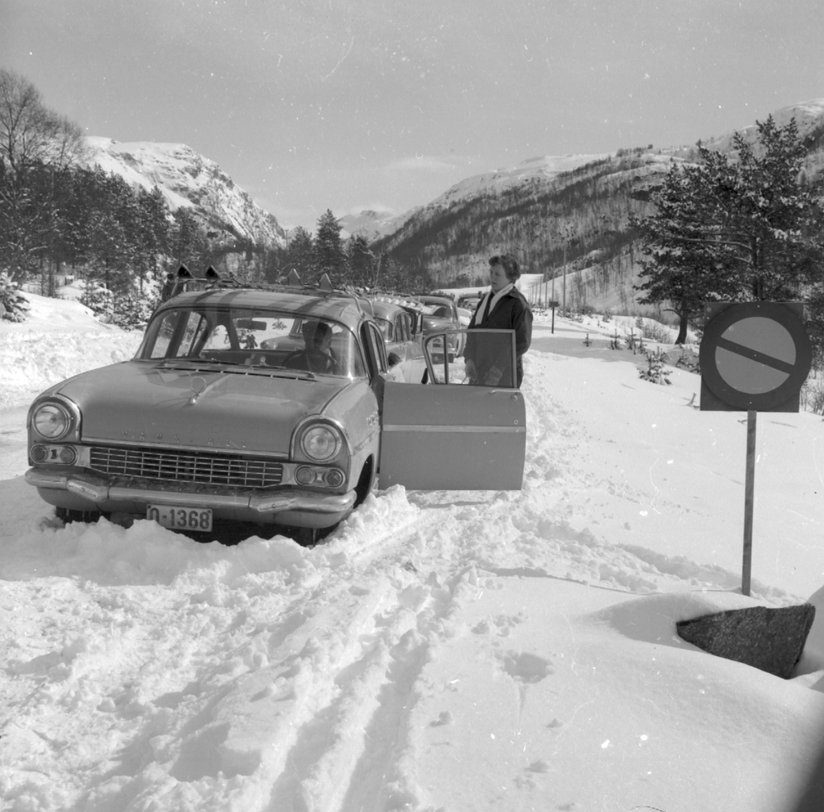 Påsken 1961, Vauxhall Cresta 1958-60-modell.med registreringsnr. O-1368.