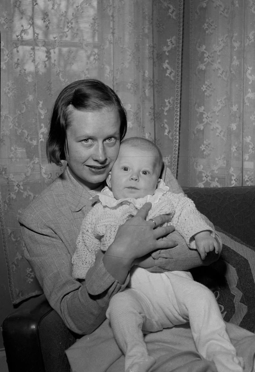 Else Bredrup med sønnen Lauritz
