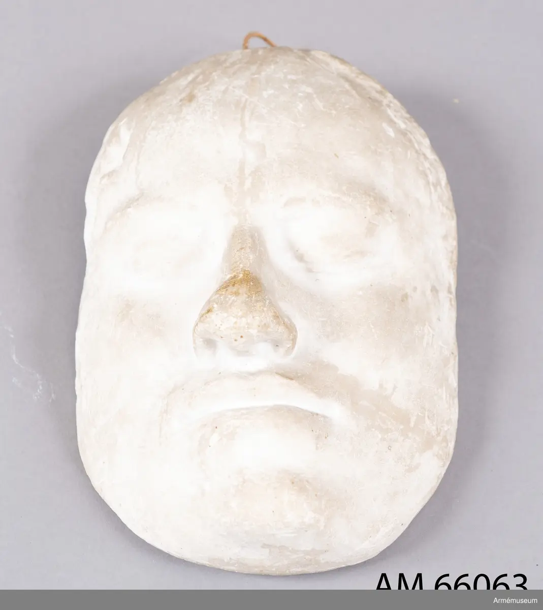 Grupp M I.

Gipsmask föreställande den döde Karl XII.
