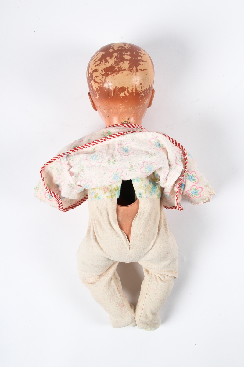 Dukke med klær
