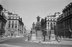 Waterloo med Crimestøtten, Florence Nightingale, Sidney Herb