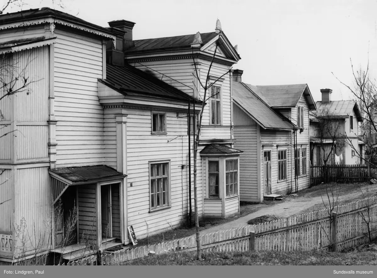 Södra Allén 14. "Villa Carlshem". Inrymde Stadsbibliotekets filial, ungdomsavdelningen åren 1915-1918.