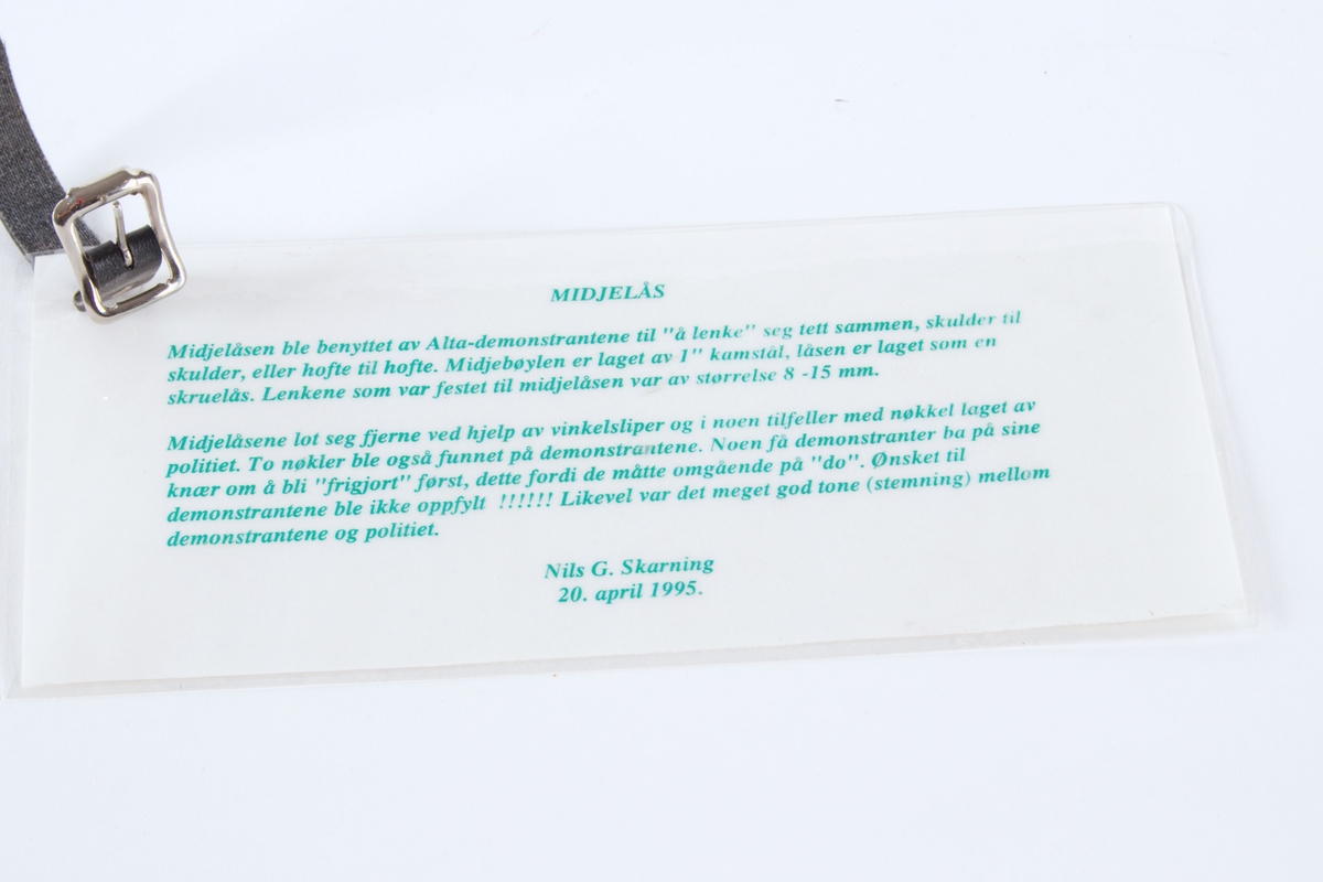 Midjejern og to kjettinger.