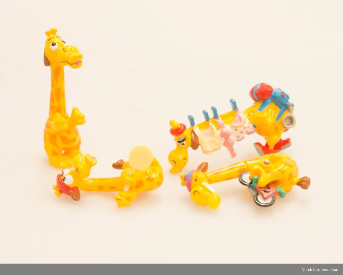 Plastfigurer fra Kinderegg: Giraffer