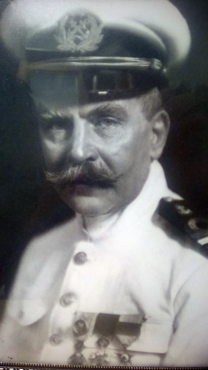 Norsk skipskaptein som fra 1894 samlet arbeidet 36 år i Fristaten Kongo og Belgisk Kongo.
