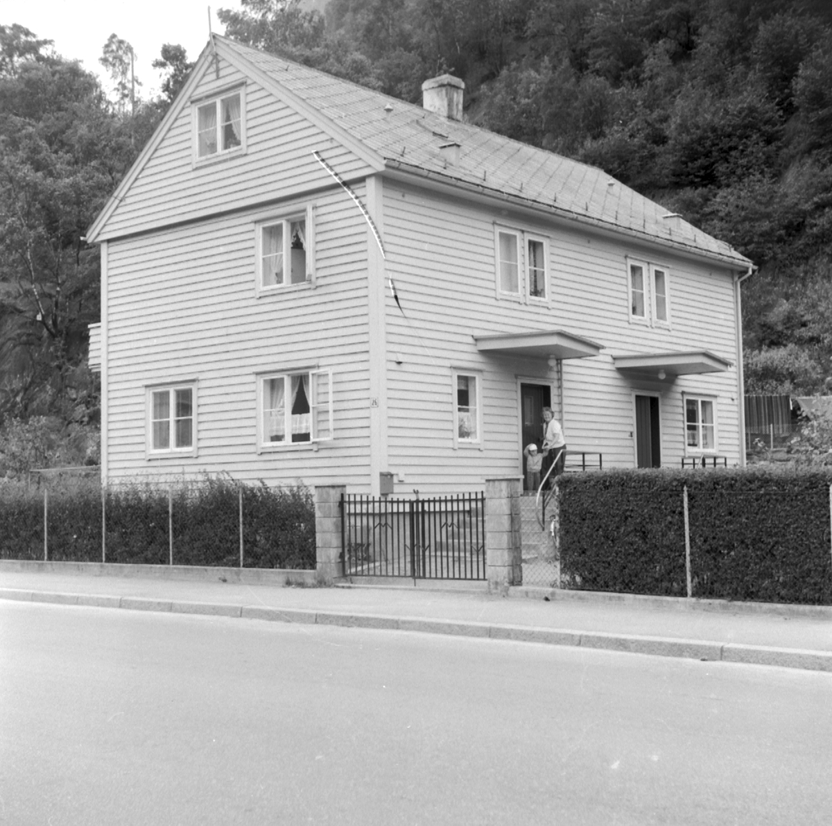 Vertikaldelt trehus i Opheimsgata 22.