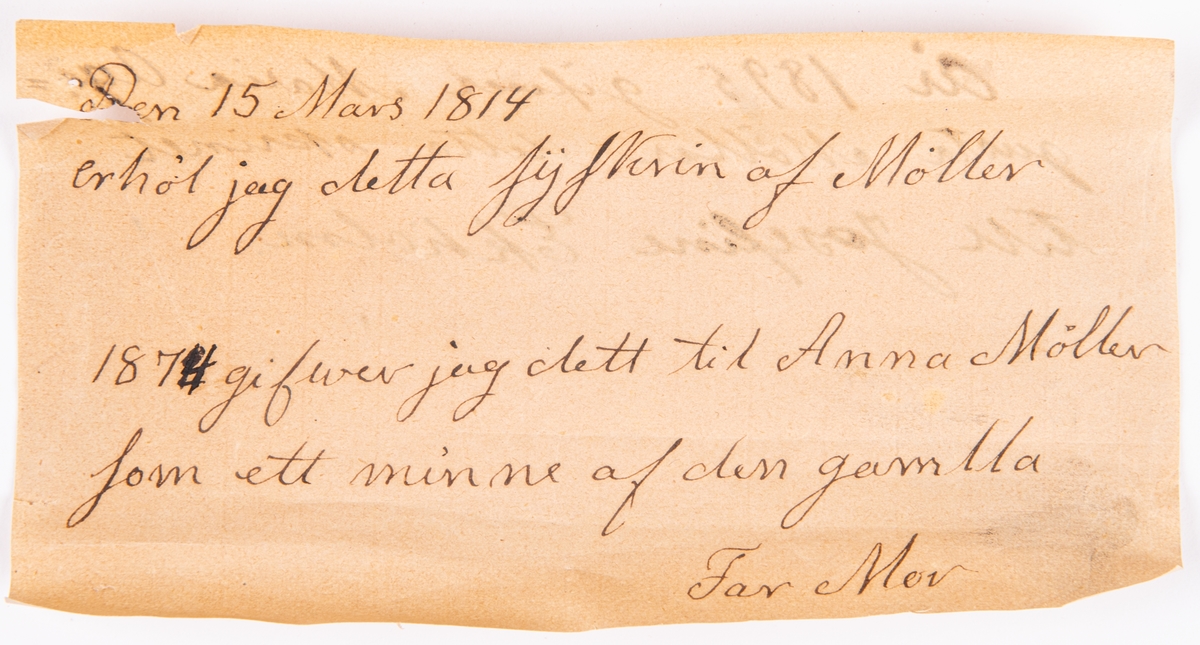 Syskrin av trä, längd 19cm, bredd 8cm. Kupigt lock, spegel i locket