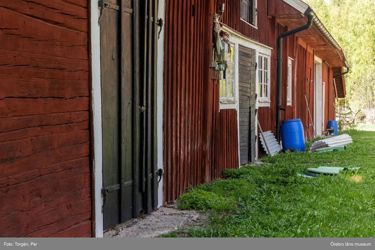 Dokumentation av gården Björneborg är belägen mellan byarna Gryt och Attersta, i Gällersta socken, söder om Örebro stad.