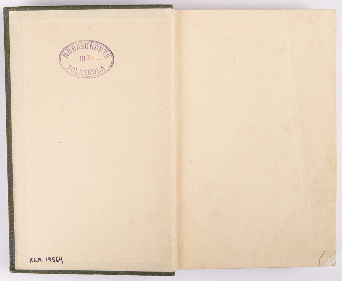 Acc.kat: Läsebok.
För folkskolan Avd 3 och 4. Stämpel och skrift "NORRSUNDETS FOLKSKOLA 1931".
Härkomst: P.A. NORSTEDT & SÖNERS FÖRLAG".