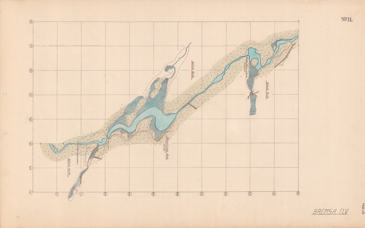 Detaljkart som viser noe av den øvre delen av elva Bremsas løp i daværende Skoger kommune, utført i målestokken 1:2 000. Utsnittet viser et område der elva renner gjennom utmarksarealser som tilhørte Selvik Bruk og eiendommen Skramnes. Kartet viser elvestrekningen mellom en prosjektert Midtre Bremsedam og Nedre Bremsedam. Elveløp og tilstøtende strandlinjer, bygninger og eiendomsgrenser er kolorerte.  Kartet inngår i ei kartmappe som Hvoslefs skogtaksasjonskontor i Kristiania [Oslo] utarbeidet for A/S Selvik bruk i 1917-18. Kartene viser vassdragene Sandeelva, Bremsa og Gryta, fra utløpet i sjøen i Sandebukta til de øvre delene av de nevnte elveløpene. Kartet har 25 nummererte rektangler som antyder den innbyrdes plasseringa av de påfølgende detaljkartene.  Dette kartet er det andre bladet i ei stor mappe, bak ei forsida som har overskriften «KART over SANDEELVEN med bielvene BREMSA OG GRYTA». Kartene viser – i målestokken 1:2000 – dyrket mark, udyrket mark, steinskred, utraste elvebredder, fjellgrunn langs elvene, grunner i elveløpet, myrer, herredsgrenser, eiendomsgrenser, gjerder, grøfter, bruer, jernbane, hovedveger, bygdeveger, gangstier, vinterveger, hengsler [lenser], lensearmer, murte skjermer, tømrete skjermer, faskinskjermer, fosser, stryk, barskog, lauvskog og Selvik bruks rettigheter. Dokumentet er signert «E. Heggenhougen», muligens Erling Heggenhougen (1887-1981). I tillegg til denne forsida omfatter kartsamlinga ei forside med tegnforklaringer, 1 oversiktskart (1:20 000), 10 detaljkart (1:2 000) fra Sandeelva, 12 fra Bremsa og 6 fra Gryta. Kartene er registrert i nummerserien SJF.13912 – SJF.13941. Kartbladene er samlet i en stor ringperm.