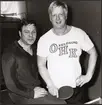 Från vänster S G Åkerblom, Lindesberg och Göran Lund, Oxelösund, efter en bordtennismatch i motionsklassen. Järnvägens idrottsförening.