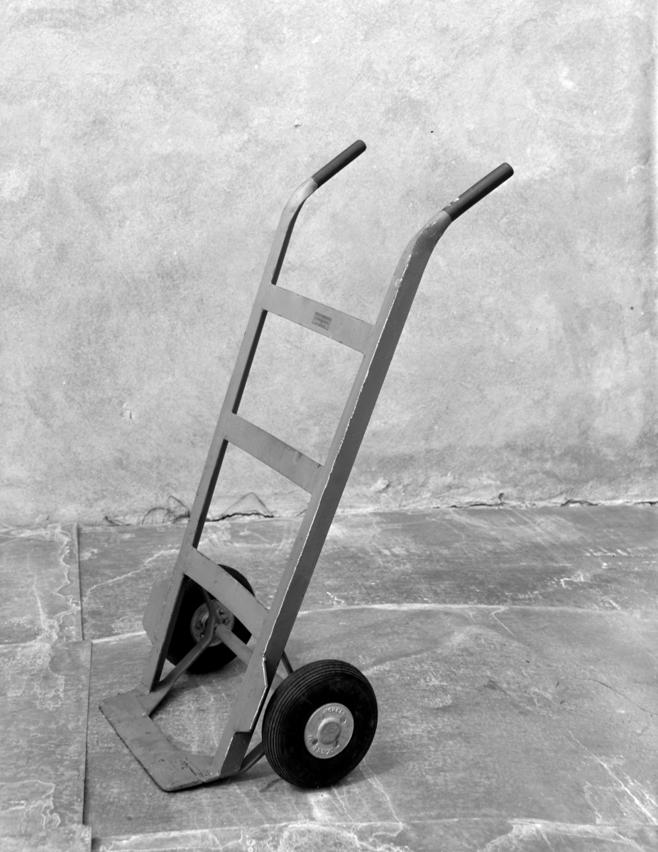 Bratt-Berg, landbruksmaskiner, Brumunddal. Sekketralle.