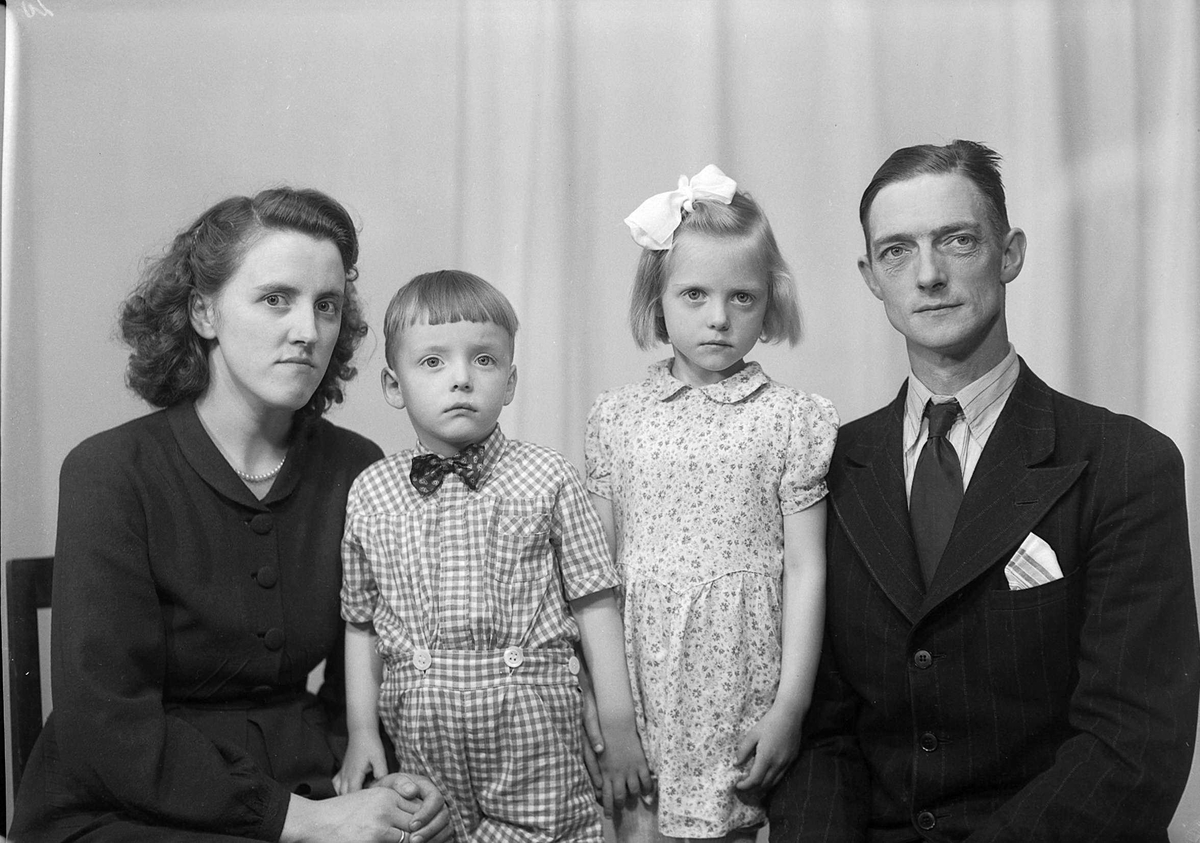 John Saksgård med familie