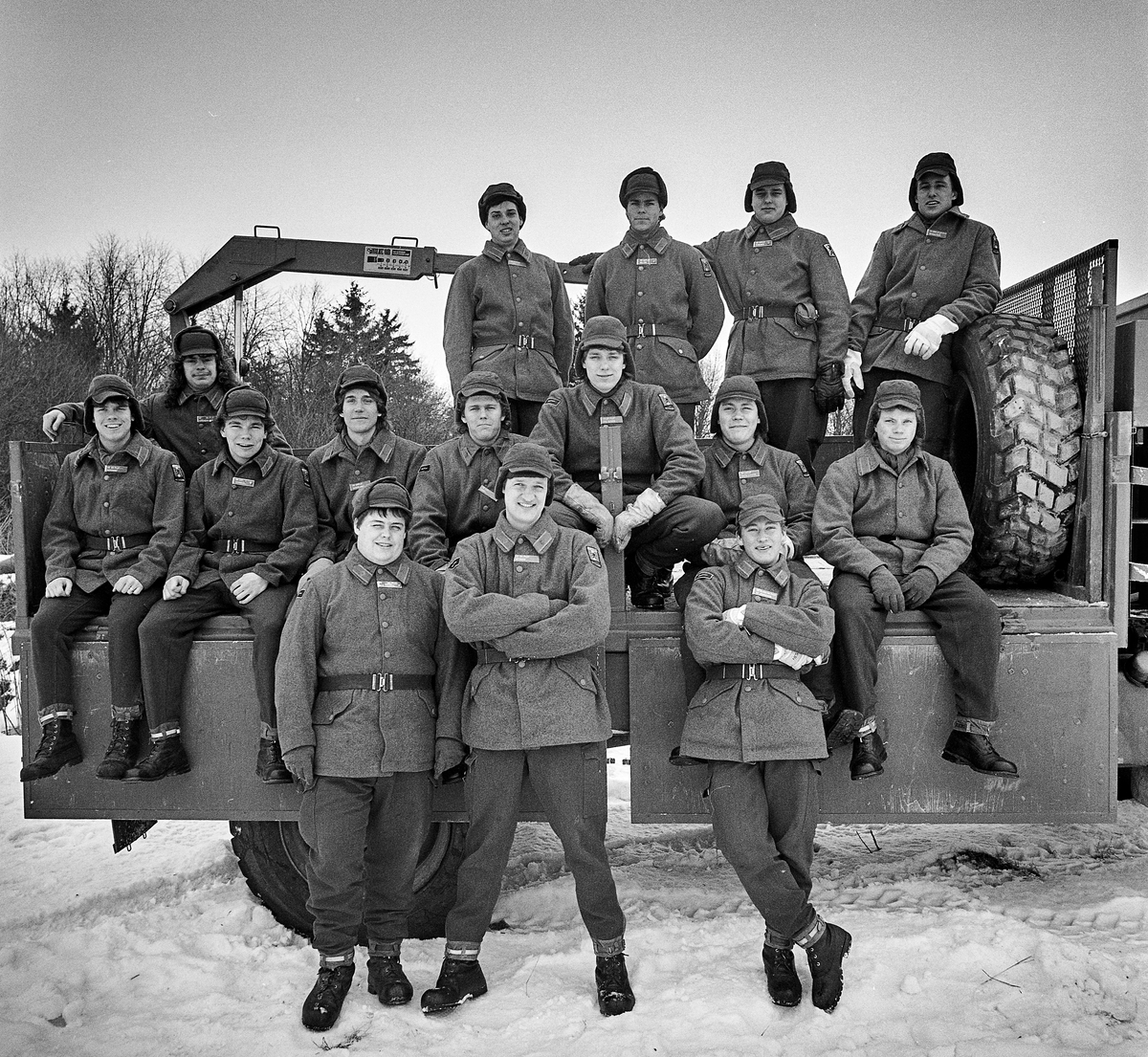 Trosspluton 1986-87.
Plutonchef lt Magnus Agge th och stf fk Henrik Dufberg tv.

Milregnr: 330812
