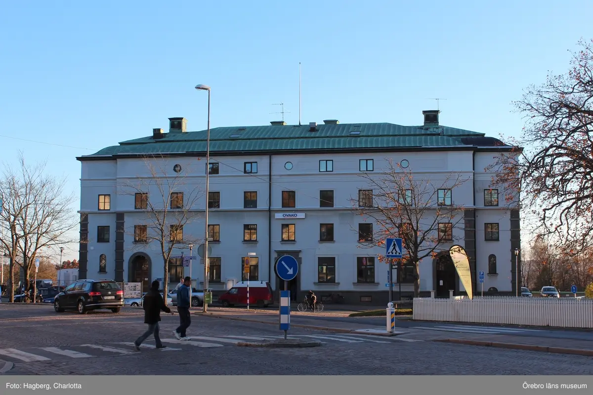 Centrum. Gökytan 2 (Blå huset, Karlskoga Härads Sparbank). Inventering av kulturhistorisk bebyggelse I Karlskoga tätort