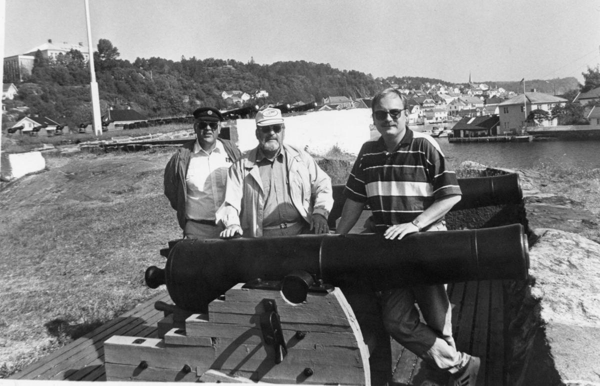 Carl Fredrik Monsen, Jens Postmyr, og Harald Bothner ved  Gunnarsholmen/ Gunndersholmen Kystfort.