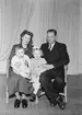 Familjen Isaksson från Vittja, Tuna socken, Uppland 1951-1952