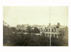 Järnvägsstationer i Halland