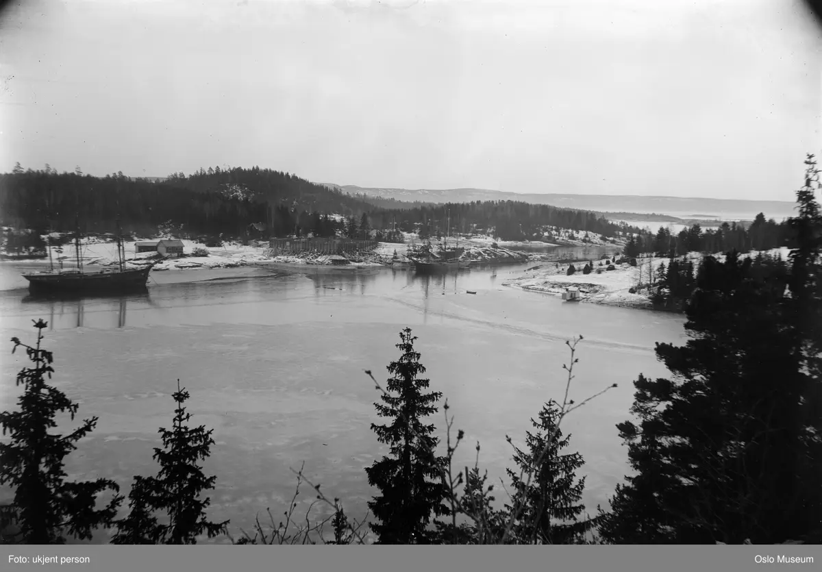 utsikt, fjord, is, seilskip, isanlegget fra Nesøytjernet, øyer, kulturlandskap, bebyggelse