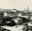 Västerås. Överblick över Bomanska gården från sydost.
Längst ner syns IC bensinstation utefter Munkgatan.