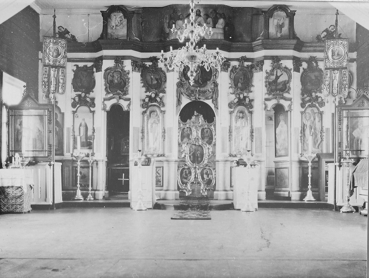 Russiskortodoks kirkeinteriør i klosterkirken i Petsamo, 1927.