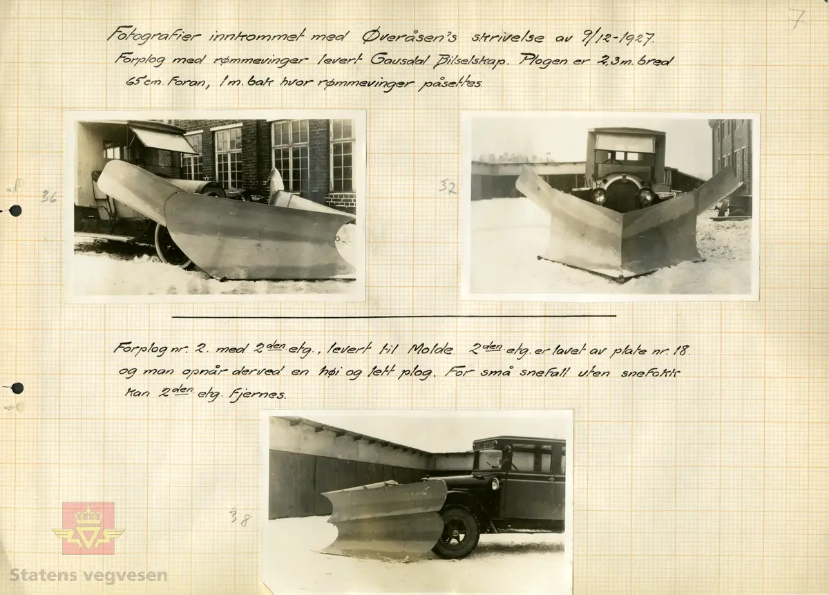 Bilde 1) Tekst som medfølger bildet: "Fotografier innkommet med Øveraasens skrivelse av 9/12-1927. Forplog med rømmevinger levert Gausdal Bilselskap. Plogen er 2,3 meter bred. 65 cm Foran, 1 meter bak hvor rømmevinger påsettes". 
Bilde 2)  Øveraasens forplog med rømmevinger påmontert Opel lastebil.  Opel var uvanlig som lastebil i Norge så tidlig, dette er en bil produsert før 1925. Opplysninger til kjøretøyet gitt av Asbjørn Rolseth.
Bilde 3) Bilder med teksten. 

Ref. til Meddelelser fra Veidirektøren Nr. 10- og Nr. 11-1931: "Snerydningen på våre veier vinteren 1930-1931".