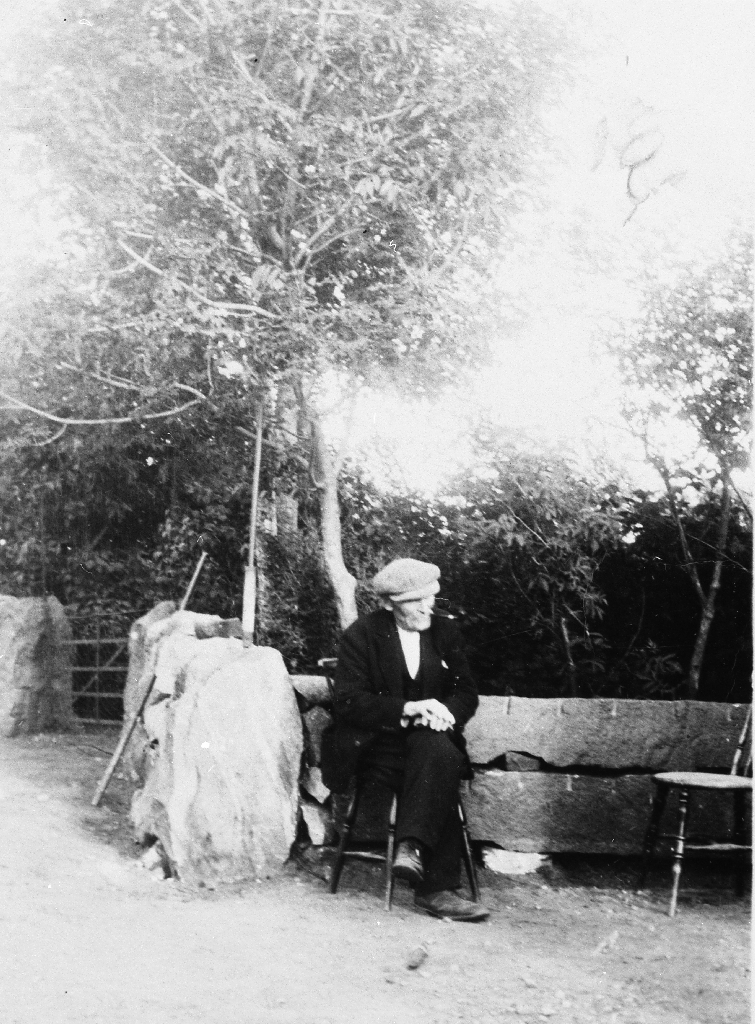 Sven Børgeson Fjermestad (20.02.1860 - ). Han var skomakar og budde på garden Småberg på Fjermestad.