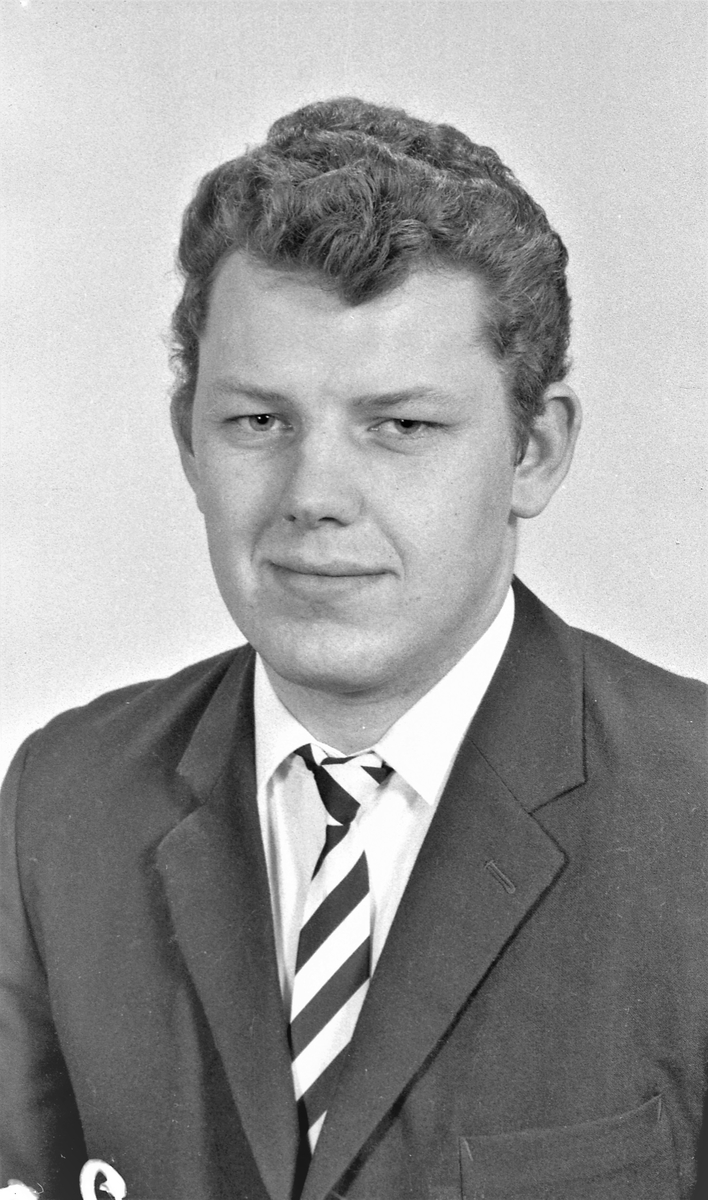 Elever og lærere ved Stuertskole 1969-70. Bestilt av Stuertskolen