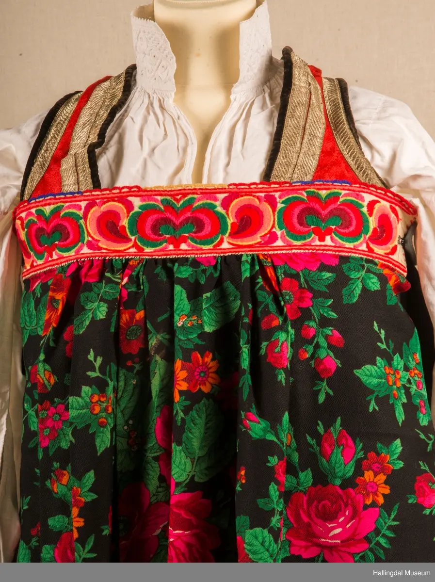 Bunad fra Hemsedal i Hallingdal