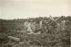 Skjutövning med 10,5 cm haubits m/1910 för elever på Krigsskolan Karlberg.