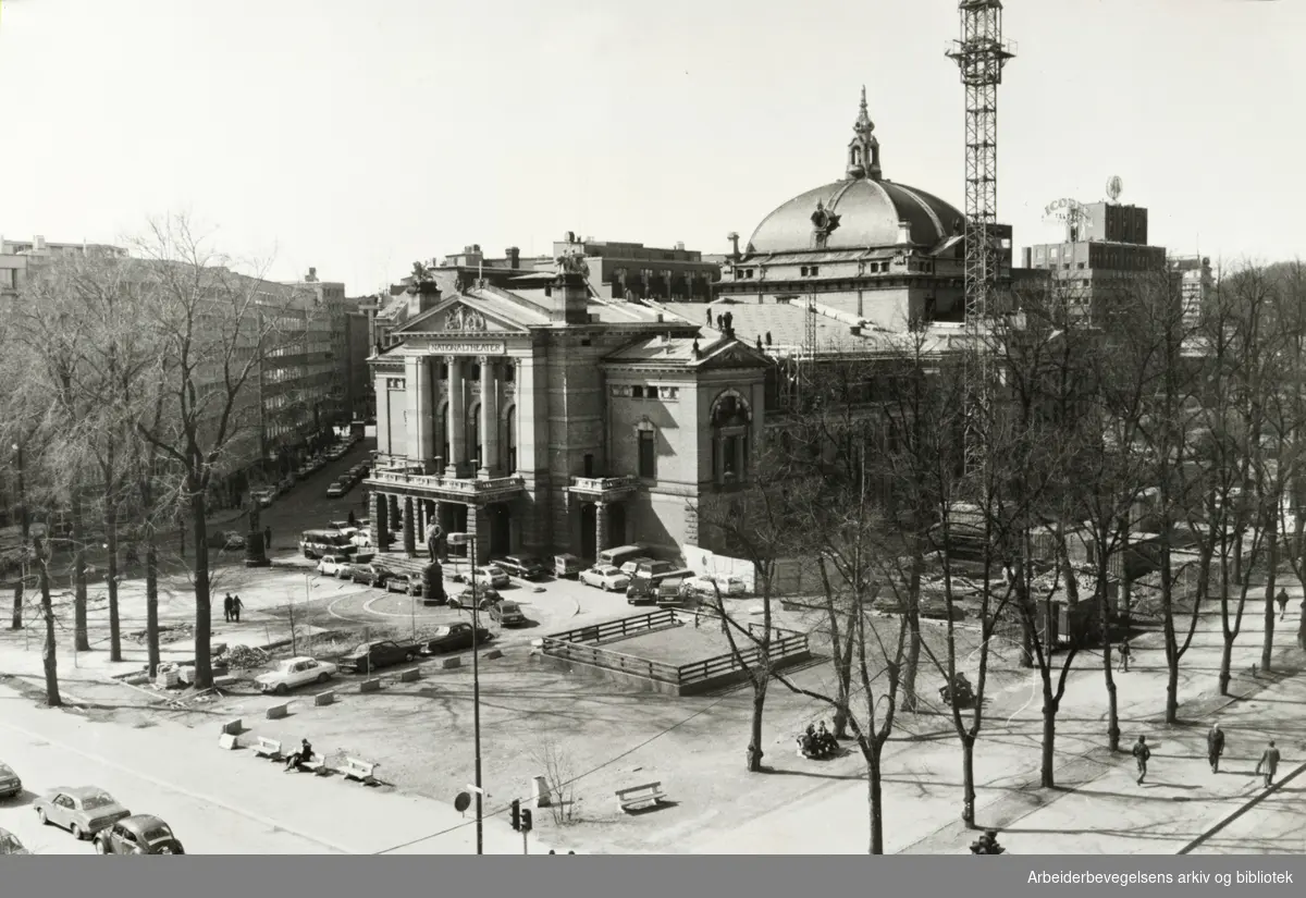 Nationaltheatret. April 1979